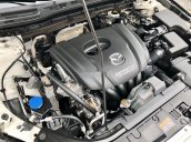 Cần bán Mazda 3 đời 2018, màu trắng, số tự động, giá 596tr