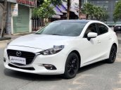 Cần bán Mazda 3 đời 2018, màu trắng, số tự động, giá 596tr