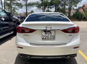 Bán Mazda 3 năm sản xuất 2018, màu trắng, xe gia đình, giá 645tr