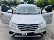 Cần bán gấp Toyota Innova năm 2015, màu bạc