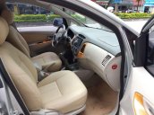 Cần bán lại xe Toyota Innova G sản xuất năm 2010, màu bạc, số sàn, 325 triệu