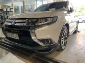 Cần bán nhanh chiếc Mitsubishi Outlander đã độ đời 2018, màu trắng