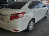 Bán xe Toyota Vios 2017, màu trắng, xe gia đình