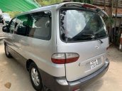 Cần bán gấp Hyundai Grand Starex 2007, màu bạc, nhập khẩu còn mới, giá 260tr