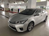 Bán Toyota Corolla Altis năm 2017, màu bạc số sàn