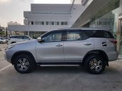 Cần. Bán xe Toyota Fortuner 2.4G diesel MT 2017 bạc, BS đẹp HCM - Xe chất giá tốt chính hãng