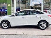 Cần bán Ford Focus Trend đời 2018, màu trắng, giá 565tr