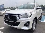 Cần bán Toyota Hilux 2.4E 4x2 AT đời 2020, màu trắng, nhập khẩu