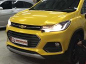 Bán Chevrolet Trax năm sản xuất 2017, màu vàng, nhập khẩu 