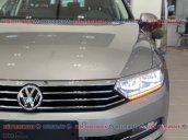 Passat Bluemotion màu bạc, giảm ngay 177 triệu + quà tặng và phụ kiện khác, hỗ trợ ngân hàng lên đến 90%, LH ngay Ms Uyên