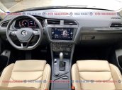 Ưu đãi phí trước bạ + quà tặng phụ kiện chính hãng Tiguan Luxury 2.0TSI màu đen - nội thất kem sang trọng, LH Ms Uyên