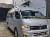 Cần bán lại xe Toyota Hiace đời 2014, màu bạc, nhập khẩu nguyên chiếc