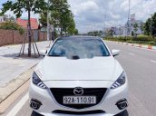 Cần bán Mazda 3 đời 2016, màu trắng 