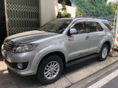 Cần bán lại xe Toyota Fortuner sản xuất 2014, màu xám còn mới, giá chỉ 567 triệu