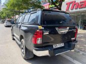 Bán Toyota Hilux đời 2018, màu đen, xe nhập