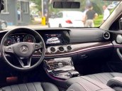 Bán Mercedes E250 đời 2017, màu đen như mới