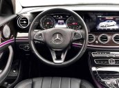 Bán Mercedes E250 đời 2017, màu đen như mới