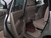 Chính chủ bán xe Toyota Innova đời 2015, màu bạc số sàn, giá chỉ 450 triệu