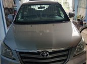 Chính chủ bán xe Toyota Innova đời 2015, màu bạc số sàn, giá chỉ 450 triệu