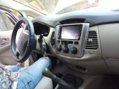 Chính chủ bán xe Toyota Innova đời 2015, màu bạc số sàn, giá chỉ 450 triệu