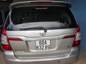 Chính chủ bán xe Toyota Innova đời 2015, màu bạc số sàn, giá chỉ 450 triệu