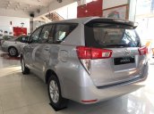 Cần bán Toyota Innova 2.0E 2020, số sàn, màu bạc