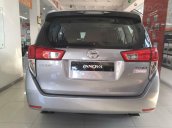 Cần bán Toyota Innova 2.0E 2020, số sàn, màu bạc