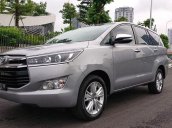 Bán Toyota Innova 2.0V đời 2017, màu bạc, số tự động