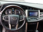 Bán Toyota Innova 2.0V đời 2017, màu bạc, số tự động