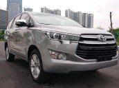 Bán Toyota Innova 2.0V đời 2017, màu bạc, số tự động