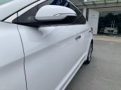 Elantra 2.0 AT 2017 sang trọng lịch lãm, mới 90%