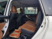 Cần thanh lý xe Toyota Innova 2.0G 6AT, màu trắng xe công ty XHĐ đủ đi 52.000km - xe chính hãng giá tốt