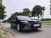 Cần bán Toyota Camry 2.5 Q năm sản xuất 2019, màu đen, nhập khẩu Thái Lan