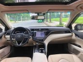 Cần bán Toyota Camry 2.5 Q năm sản xuất 2019, màu đen, nhập khẩu Thái Lan