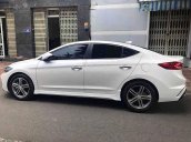 Bán Hyundai Elantra Sport năm 2019, màu trắng chính chủ, giá 648tr