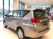 Bán Toyota Innova 2.0E năm sản xuất 2020, màu ghi vàng