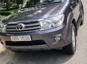 Cần bán Toyota Fortuner đời 2010, màu xám, xe nhập chính chủ, giá tốt