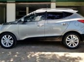 Cần bán xe Hyundai Tucson sản xuất 2010, máy dầu bản full