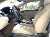 Cần bán gấp Hyundai Sonata đời 2016, màu trắng, nhập khẩu nguyên chiếc