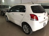 Cần bán Toyota Yaris 2012, màu trắng, nhập khẩu, giá chỉ 389tr