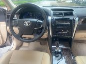 Cần bán lại xe Toyota Camry 2.0E đời 2016 biển Hà Nội