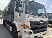 Hino 3 chân 2 cầu thật, đời 2017 mới 100%. Thùng mui bạt 9m4, chỉ 300 triệu nhận xe