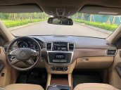 Cần bán gấp Mercedes ML Class năm sản xuất 2014, màu trắng, xe nhập còn mới