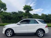 Cần bán gấp Mercedes ML Class năm sản xuất 2014, màu trắng, xe nhập còn mới