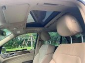 Cần bán gấp Mercedes ML Class năm sản xuất 2014, màu trắng, xe nhập còn mới