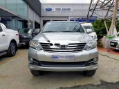 Cần bán lại xe Toyota Fortuner 2.7V đời 2016, màu bạc 