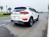 Cần bán lại xe Hyundai Tucson năm 2018, màu trắng 