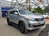 Cần bán lại xe Toyota Fortuner 2.7V đời 2016, màu bạc 