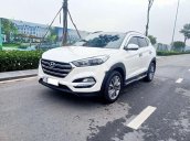 Cần bán lại xe Hyundai Tucson năm 2018, màu trắng 