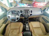 Cần bán lại xe Toyota Fortuner 2.7V đời 2016, màu bạc 